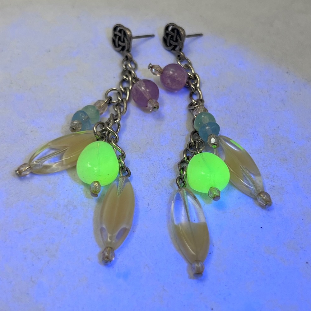 Uranium‎ Glass Celtic Knot Drop Earrings UV Reactive Glow Multi Color Beads
